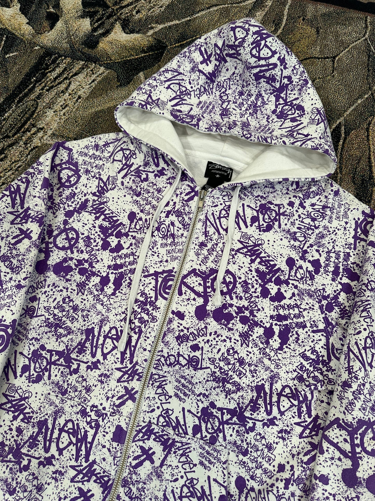 Stussy graffiti zip up (rare colour)