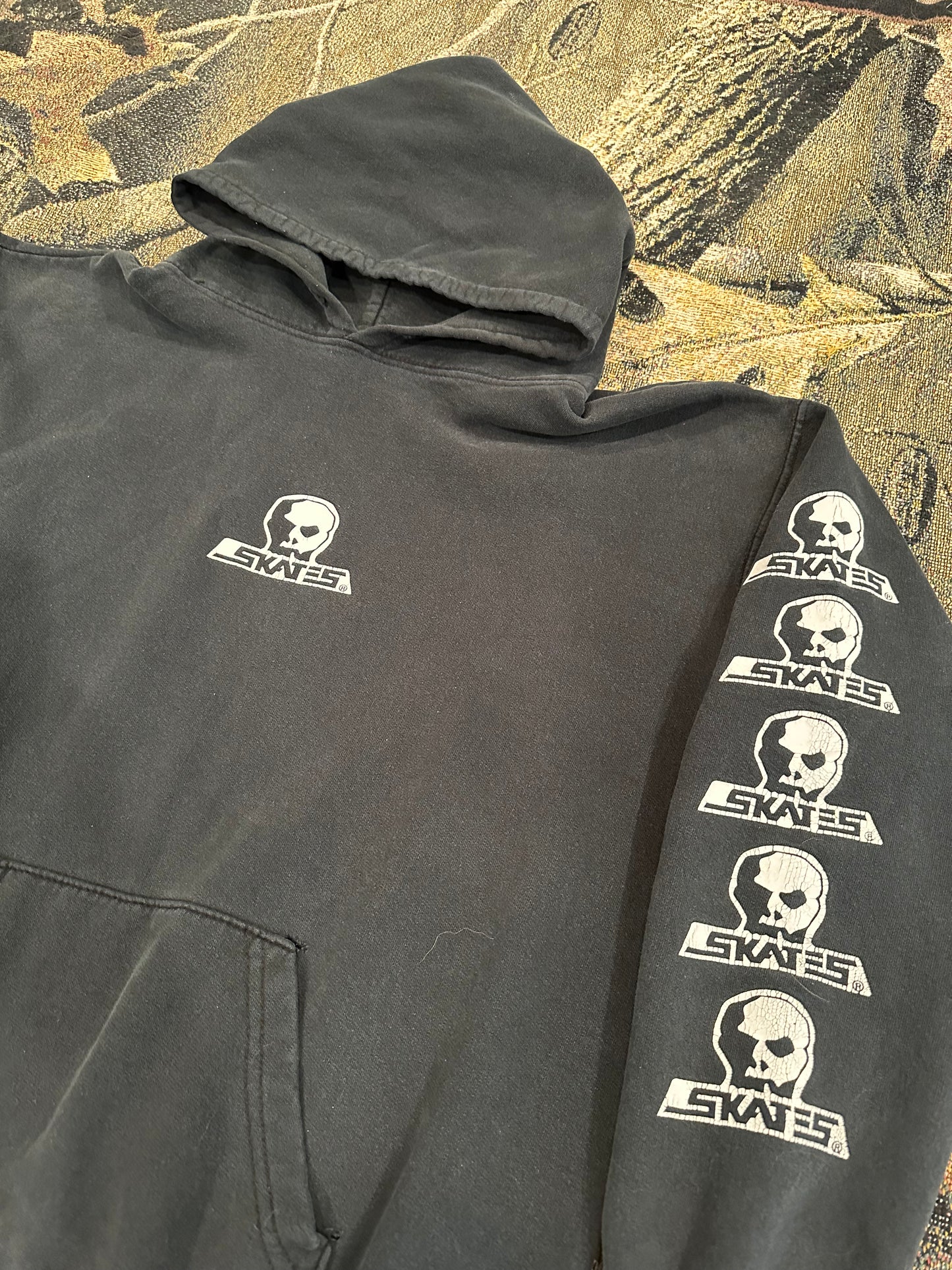 Skull skates hoodie