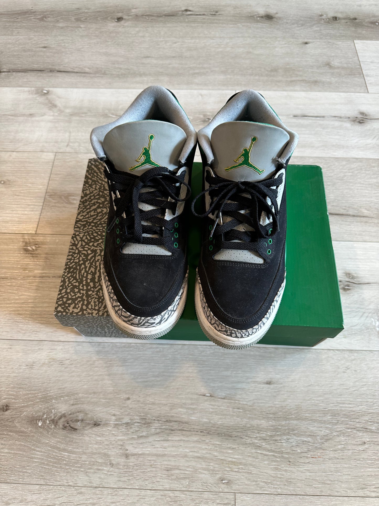 Jordan 3s ‘pine green’ sz 9.5