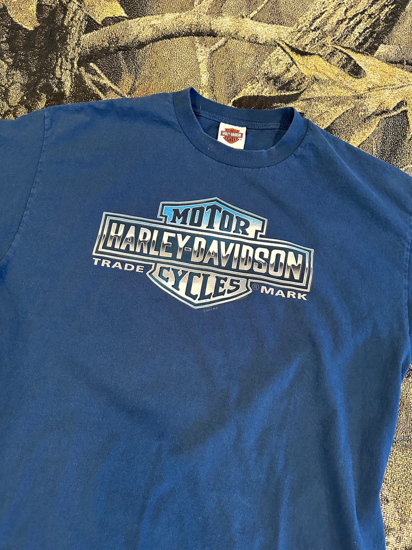 ‘11 Harley Davidson shirt